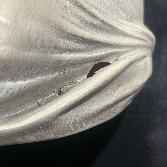 Ashland Veiled Bride Bust - Picture 3 of 4